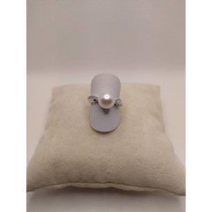 Anello in oro con perla e...